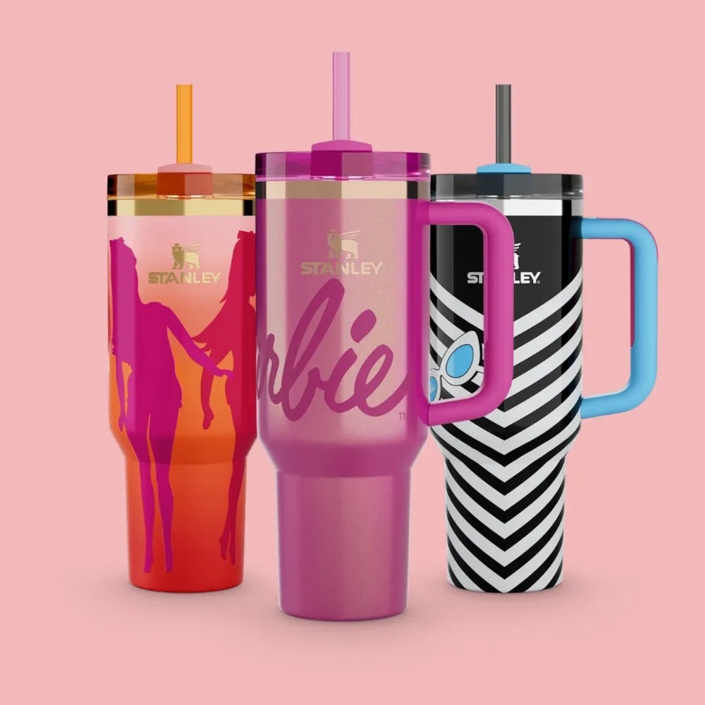Barbie x Stanley 60s Twist โN Turn 40oz Quencher - Picture 5 of 7